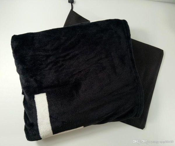 sell wholesale 10 pcs/lot brand black throw flannel fleece blanket 2size 130x150cm with dust bag c style logo for travel /home
sell wholesale 10 pcs/lot brand black throw flannel fleece blanket 2size 130x150cm with dust bag c style logo for travel /home