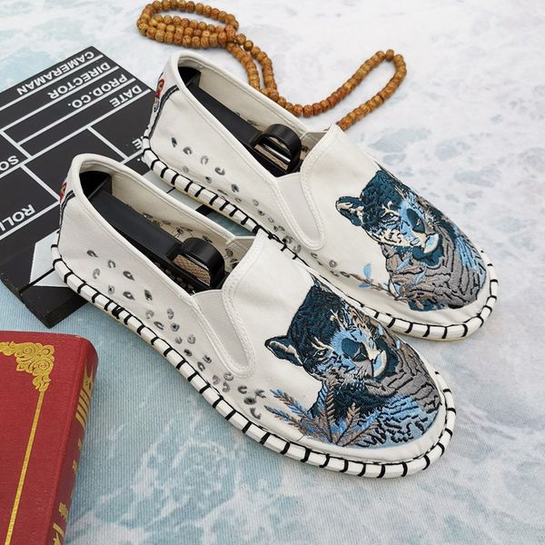 fashion classic tiger embroidered men's flats shoes casual canvas loafers flat comfortable slip on men shoes mocasines hombre, Black
fashion classic tiger embroidered men's flats shoes casual canvas loafers flat comfortable slip on men shoes mocasines hombre, Black