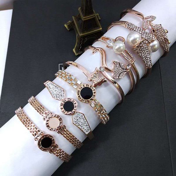 2020 full diamond roman bracelet designer simple personality ladies bracelet inlaid brick rose gold bracelet holiday gift, Golden;silver
2020 full diamond roman bracelet designer simple personality ladies bracelet inlaid brick rose gold bracelet holiday gift, Golden;silver