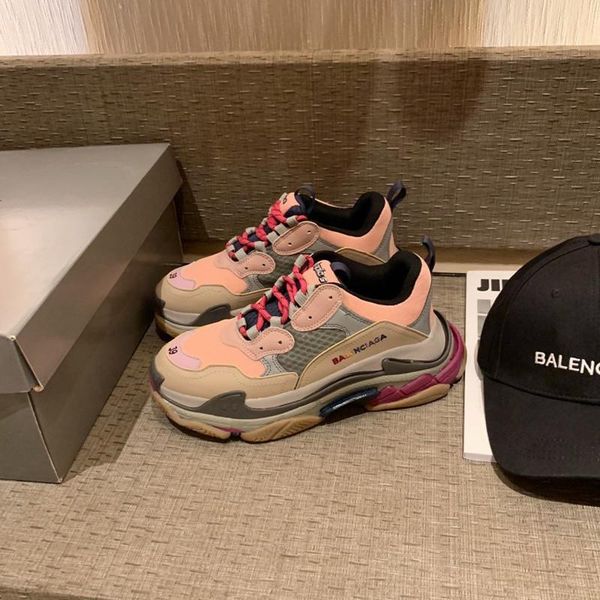 100designer to create casual and comfortable all-match sports shoes, travel shoes outsole non-slip design with original box delivery, Black 
100designer to create casual and comfortable all-match sports shoes, travel shoes outsole non-slip design with original box delivery, Black