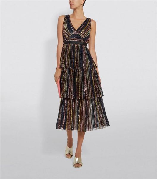 casual dresses 2021 autumn arrive deep v mix color sequined women midi dress high quality, Black;gray
casual dresses 2021 autumn arrive deep v mix color sequined women midi dress high quality, Black;gray