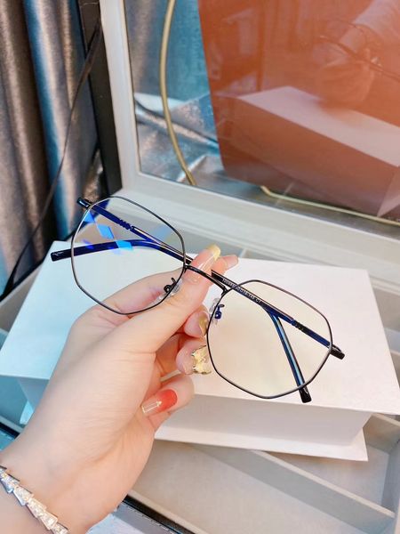 net red flat light men's and women's 2020 large frame round face glasses slim glasses frame 101007, Silver
net red flat light men's and women's 2020 large frame round face glasses slim glasses frame 101007, Silver