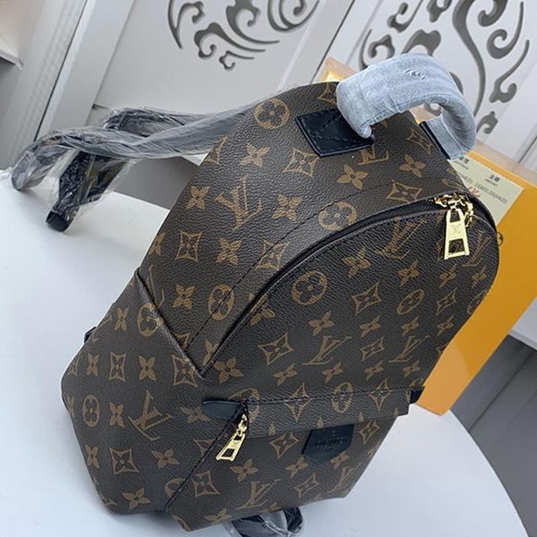 luxury designer women mens zipper backpacks mochila handle totes retro trend men leather backpack ladies shoulder bags
luxury designer women mens zipper backpacks mochila handle totes retro trend men leather backpack ladies shoulder bags