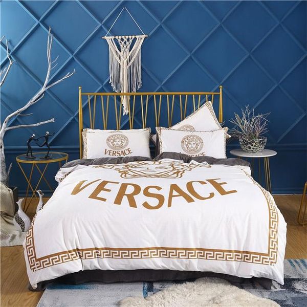 fashion people pattern bedding sets corduroy warm luxury home bedding 4pcs letter printing winter beddingsuit pillowcase bed covers
fashion people pattern bedding sets corduroy warm luxury home bedding 4pcs letter printing winter beddingsuit pillowcase bed covers