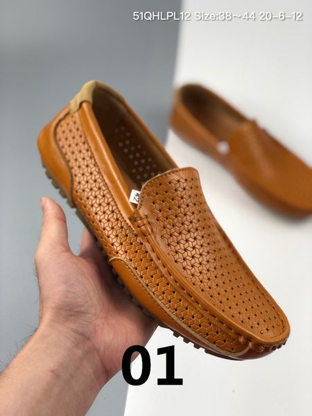 2020 new designer mens dress shoes luxury loafers doug shoes driving genuine leather italian slip on casual shoes high quality
2020 new designer mens dress shoes luxury loafers doug shoes driving genuine leather italian slip on casual shoes high quality