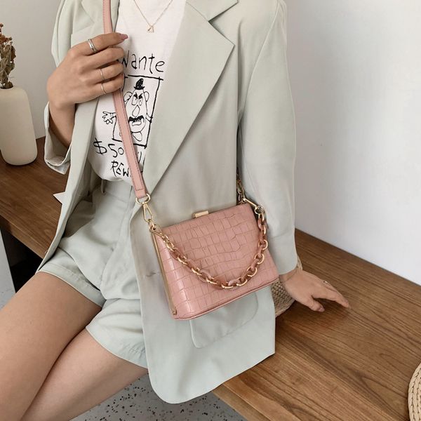 2020 new shoulder bag women's casual fashion korean version of crocodile pattern chain portable retro crossbody bag
2020 new shoulder bag women's casual fashion korean version of crocodile pattern chain portable retro crossbody bag