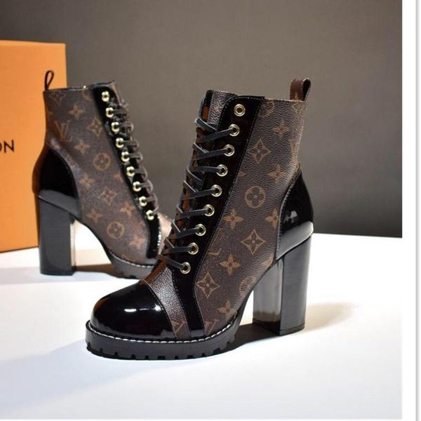 59 new women's casual shoes, luxury designer women's shoes, outdoor travel party shoes, original box packaging, Black
59 new women's casual shoes, luxury designer women's shoes, outdoor travel party shoes, original box packaging, Black