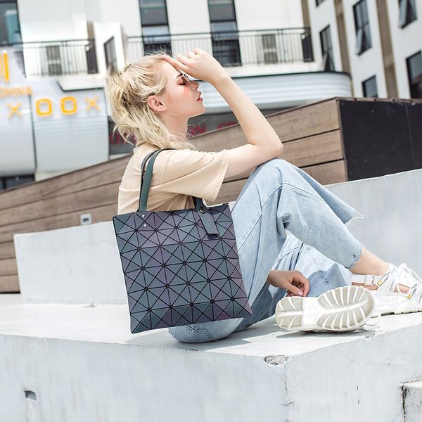 fashion luminous sac women bags diamond tote geometric quilted shoulder bags laser plain folding handbags bolsa feminina mujer
fashion luminous sac women bags diamond tote geometric quilted shoulder bags laser plain folding handbags bolsa feminina mujer