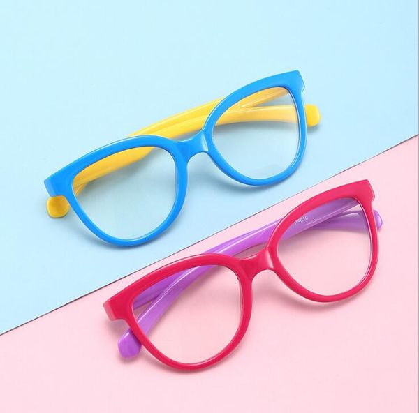 boy girl soft frame anti-radiation children's anti blue light blocking glasses flat mirror silicone goggles, White;black
boy girl soft frame anti-radiation children's anti blue light blocking glasses flat mirror silicone goggles, White;black