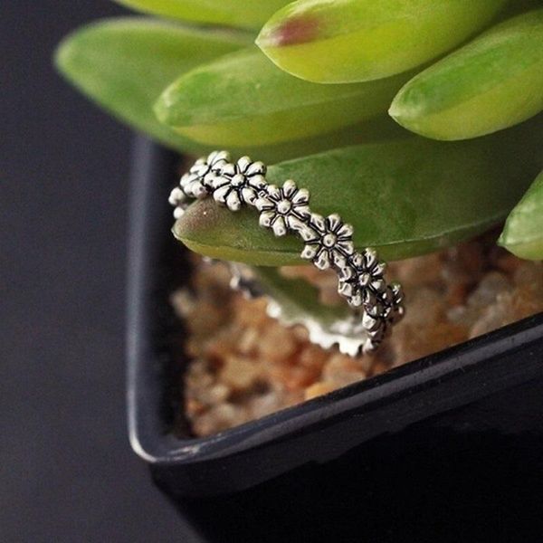 omhxzj wholesale european fashion woman girl party wedding gift silver black flower taiyin ring
omhxzj wholesale european fashion woman girl party wedding gift silver black flower taiyin ring