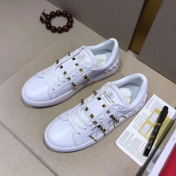 white new men's and women's leather graffiti low to help gold rivet shoes tennis casual shoes fashion sports rivet shoes original, Black 
white new men's and women's leather graffiti low to help gold rivet shoes tennis casual shoes fashion sports rivet shoes original, Black