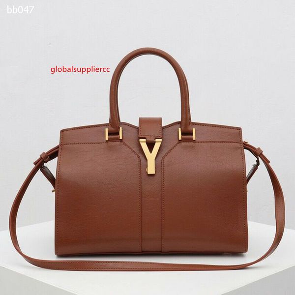 2020 wild tibetan leather passenger women s baotou layer cowhide handmade retro shoulder portable messenger bag size 30x22x15cm 
2020 wild tibetan leather passenger women s baotou layer cowhide handmade retro shoulder portable messenger bag size 30x22x15cm
