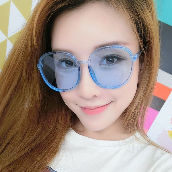new transparent jelly color sun fashionable sunglasses all-match oval frame glasses fashionable sunglasses
new transparent jelly color sun fashionable sunglasses all-match oval frame glasses fashionable sunglasses