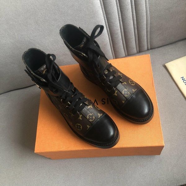 new18 fashion ladies casual shoes fashion wild women's boots thick bottom ladies martin boots original box packaging fast delivery, Black
new18 fashion ladies casual shoes fashion wild women's boots thick bottom ladies martin boots original box packaging fast delivery, Black