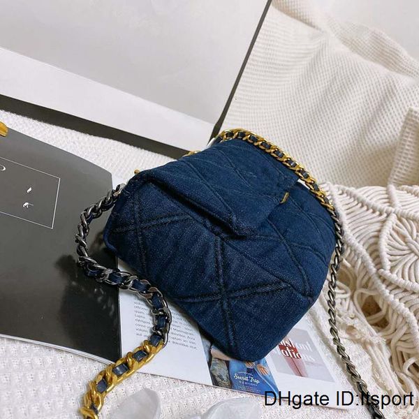 2020 female blue handbag denim the new turbot, flip the chain aslant shoulder bag bucket women bags woman purses luxury handbag
2020 female blue handbag denim the new turbot, flip the chain aslant shoulder bag bucket women bags woman purses luxury handbag