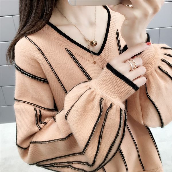 autumn winter 2020 new knitted sweater women loose wild fashion v neck striped pullover patch pull femme lady top, White;black
autumn winter 2020 new knitted sweater women loose wild fashion v neck striped pullover patch pull femme lady top, White;black