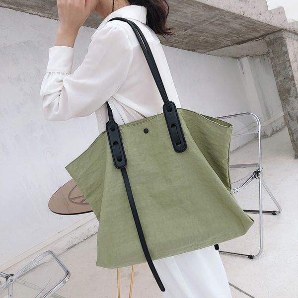 2020 new women's bag tote bag waterproof oxford cloth shoulder large capacity portable mother and child
2020 new women's bag tote bag waterproof oxford cloth shoulder large capacity portable mother and child