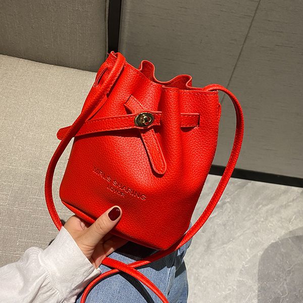 2020 новая мода корейский стиль cross-body ковш сумка новая мода мини-сумка для женщин колорит простой все матча плечи batch
2020 новая мода корейский стиль cross-body ковш сумка новая мода мини-сумка для женщин колорит простой все матча плечи batch