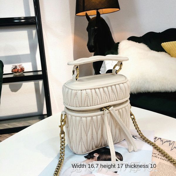 mzu7d 2019 new korean pleated embroidery small square s thread small square box bag internet red all-match portable shoulder messenger bag f
mzu7d 2019 new korean pleated embroidery small square s thread small square box bag internet red all-match portable shoulder messenger bag f