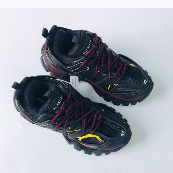 41designer to create casual and comfortable all-match sports shoes, travel shoes outsole non-slip design with original box delivery, Black
41designer to create casual and comfortable all-match sports shoes, travel shoes outsole non-slip design with original box delivery, Black