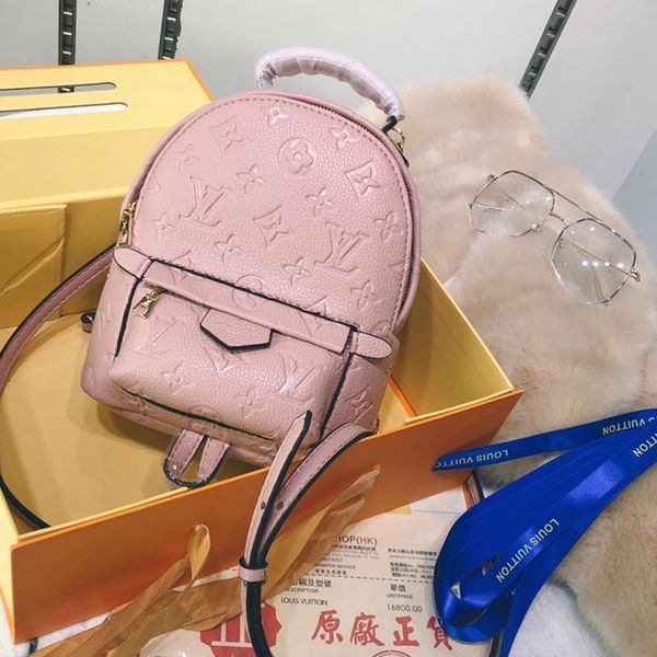 new arrival womens bag vintage classic backpacks leather womens travel rucksack ladies zipper shoulder bags fast delivery
new arrival womens bag vintage classic backpacks leather womens travel rucksack ladies zipper shoulder bags fast delivery