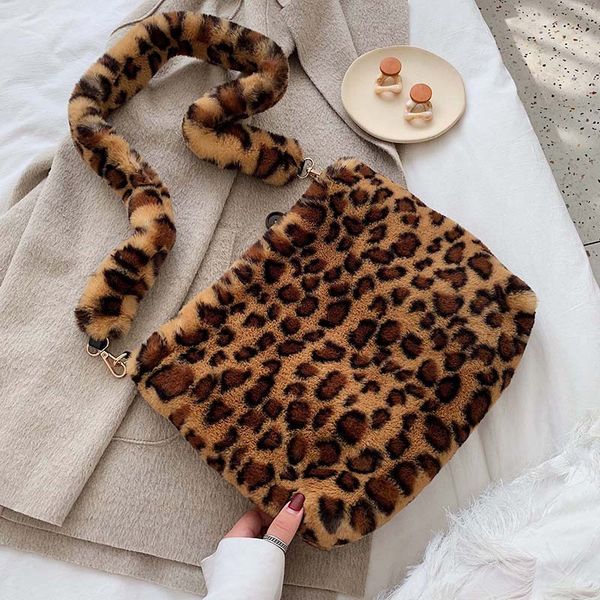 faux fur crossbody bags for women winter leopard shoulder messenger bag lady warm handbags girls christmas giftmultifunction
faux fur crossbody bags for women winter leopard shoulder messenger bag lady warm handbags girls christmas giftmultifunction