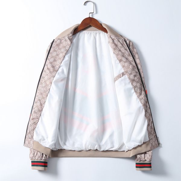 2020 latest fashion trend new color block letter logo jacket European and American style men's jacket tops
2020 latest fashion trend new color block letter logo jacket European and American style men's jacket tops