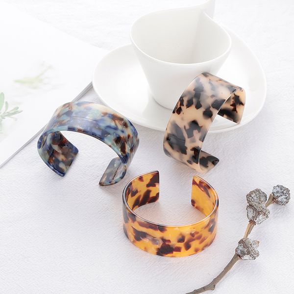 vintage tortoiseshell cuff acrylic wide bangles bracelet for women simple leopard open round charm jewelry wedding party gift, Black
vintage tortoiseshell cuff acrylic wide bangles bracelet for women simple leopard open round charm jewelry wedding party gift, Black
