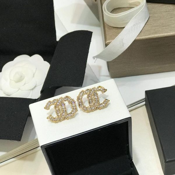 c2039 brass golden plated monogram earrings popular exquisite compact cubic zircon fashion earrings factory direct sales, Golden;silver
c2039 brass golden plated monogram earrings popular exquisite compact cubic zircon fashion earrings factory direct sales, Golden;silver