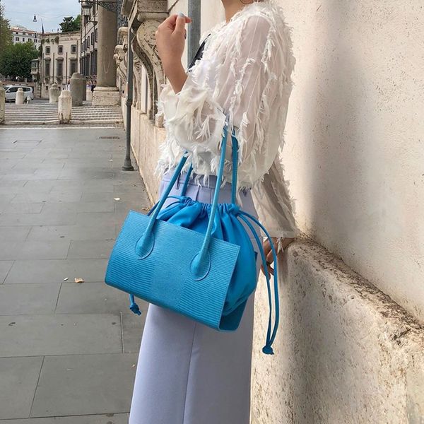 2020 drawstring underarm bag luxury leather handbags women bags designer large capacity shoulder bag bolsa de hombro
2020 drawstring underarm bag luxury leather handbags women bags designer large capacity shoulder bag bolsa de hombro