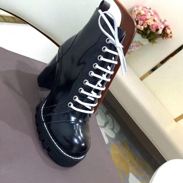 2020-2019nn fashion wild ladies short boots ladies print striped non-slip summer casual ladies short shoes, all inclusive original packaging
2020-2019nn fashion wild ladies short boots ladies print striped non-slip summer casual ladies short shoes, all inclusive original packaging