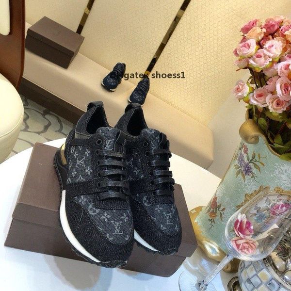2021-2020 limited edition men 's and women 's classic alphabet low -casual sports shoes ,fashionable wild couple party shoes, Black
2021-2020 limited edition men 's and women 's classic alphabet low -casual sports shoes ,fashionable wild couple party shoes, Black