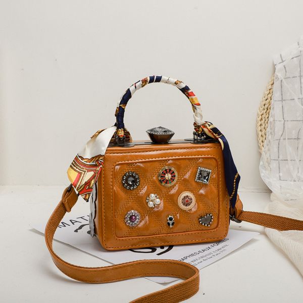 luxury vintage diamond box bags for women quality leather messenger bags ladies chic exquisite handle with scarves shoulder bag
luxury vintage diamond box bags for women quality leather messenger bags ladies chic exquisite handle with scarves shoulder bag