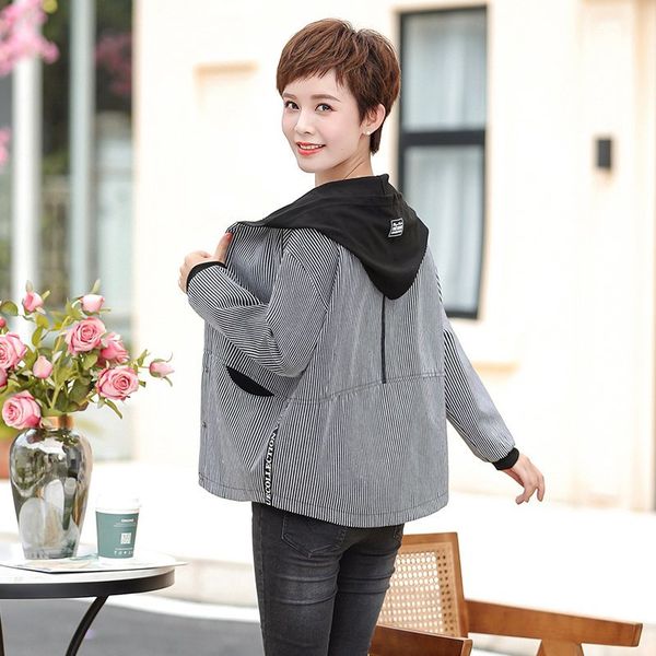 2020 spring autumn women jacket fashion hooded windbreaker female long sleeve casual stripe jackets loose coat plus size 5xl, Tan;black
2020 spring autumn women jacket fashion hooded windbreaker female long sleeve casual stripe jackets loose coat plus size 5xl, Tan;black