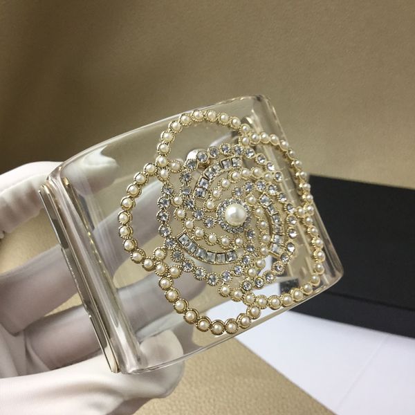 fashion metal copper vintage clear golden cuff with crystal camellia bracelets for women girl, White
fashion metal copper vintage clear golden cuff with crystal camellia bracelets for women girl, White