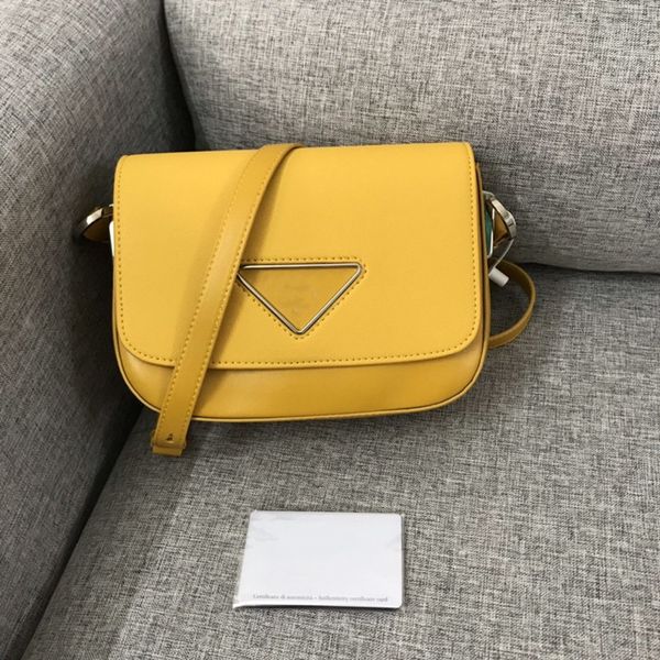 2020 new explosion trend fashion wild casual fashion simple cowhide inverted triangle flip crossbody bag
2020 new explosion trend fashion wild casual fashion simple cowhide inverted triangle flip crossbody bag
