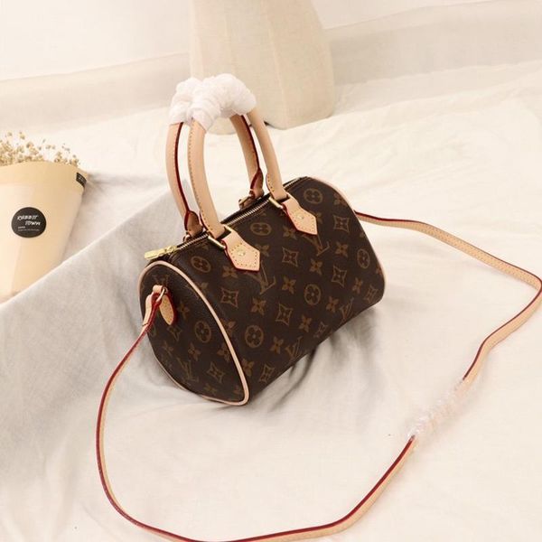 new arrival womens bag vintage fashion design luxury women 's bag leather lady shoulder bags sac d 'épaule with ori
new arrival womens bag vintage fashion design luxury women 's bag leather lady shoulder bags sac d 'épaule with ori