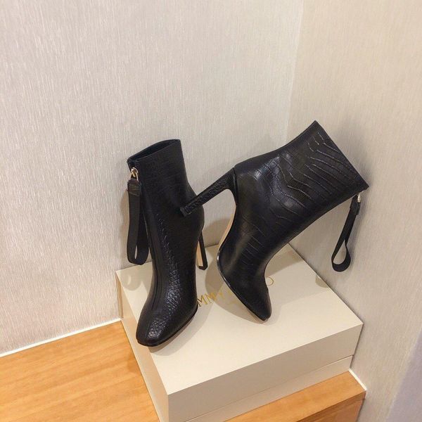 2020s autumn and winter new high-quality small leather boots fashion trend wild martin boots high-heeled women's booties, size: 36-40
2020s autumn and winter new high-quality small leather boots fashion trend wild martin boots high-heeled women's booties, size: 36-40