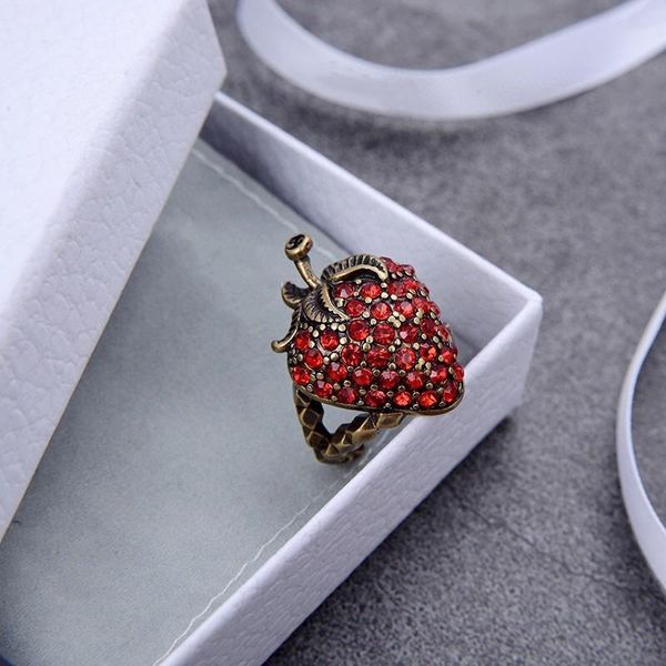 explosion strawberry retro full diamond opening designer ring luxury designer jewelry women rings, Golden;silver
explosion strawberry retro full diamond opening designer ring luxury designer jewelry women rings, Golden;silver