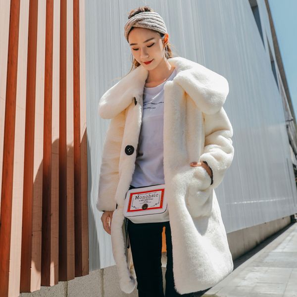 2020 new imitation fur doll collar solid color single-breasted plush coat loose casual warmth thickening women's woolen coat, Black
2020 new imitation fur doll collar solid color single-breasted plush coat loose casual warmth thickening women's woolen coat, Black
