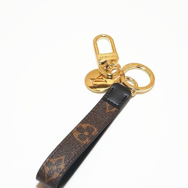 key chain pendant american and american web celebrity key chain small round brand car key decoration pendant atmospheric, Silver
key chain pendant american and american web celebrity key chain small round brand car key decoration pendant atmospheric, Silver