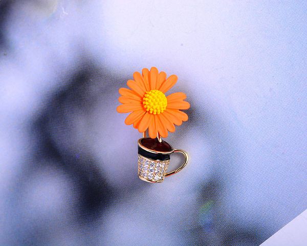fashion cute zircon littel daisy brooch pin lady scarf buckle jewelry accessory xro6596, Gray
fashion cute zircon littel daisy brooch pin lady scarf buckle jewelry accessory xro6596, Gray