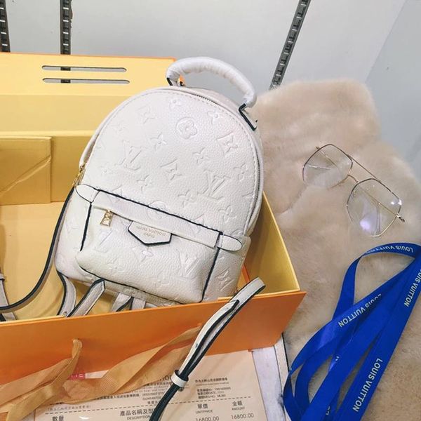 new 2020 women bag luxury designer backpacks women leather fashion classic shoulder bags lady travel rucksack sale
new 2020 women bag luxury designer backpacks women leather fashion classic shoulder bags lady travel rucksack sale