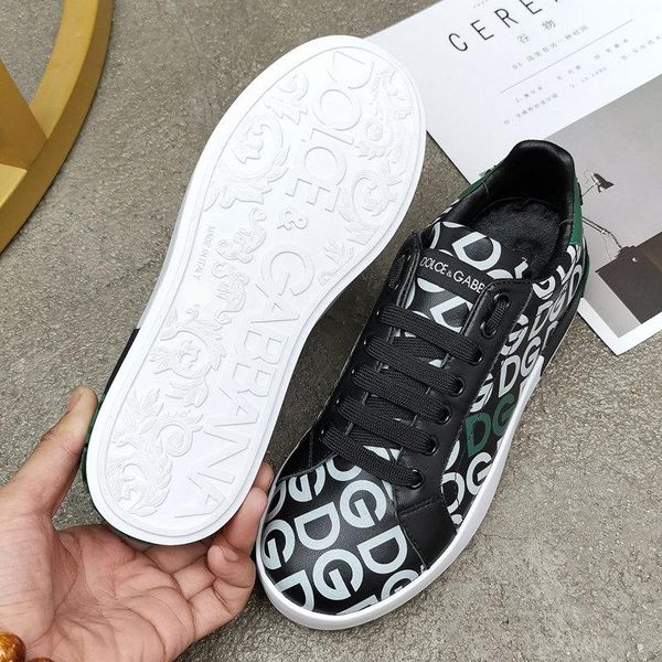2020d trend hand-painted graffiti leather casual shoes men and women comfortable sports shoes fashion wild couple shoes, size 35-45, Black
2020d trend hand-painted graffiti leather casual shoes men and women comfortable sports shoes fashion wild couple shoes, size 35-45, Black