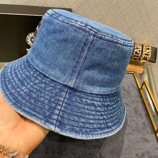 Denim with fisherman hat designer scarf bucket hat hats baseball cap cap women designer scarves silk designer head scarf 2020 new
Denim with fisherman hat designer scarf bucket hat hats baseball cap cap women designer scarves silk designer head scarf 2020 new