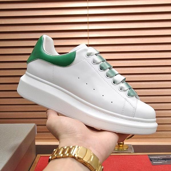 new arrival oversized sneaker men 's shoes fashion autumn and winter footwears outdoor walking lace -up sports men shoes with origin b, Black
new arrival oversized sneaker men 's shoes fashion autumn and winter footwears outdoor walking lace -up sports men shoes with origin b, Black