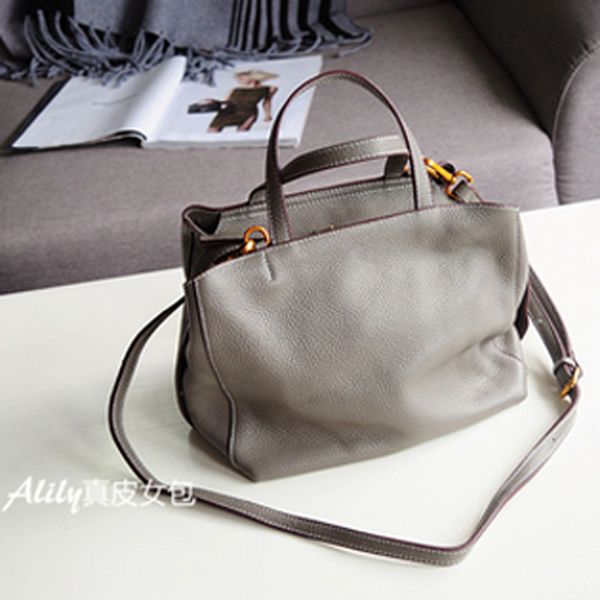 leather small bag shoulder messenger handbag korean version of the simple pure leather first layer cowhide pillow handbag
leather small bag shoulder messenger handbag korean version of the simple pure leather first layer cowhide pillow handbag