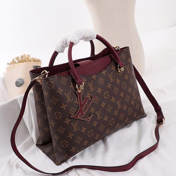 fashion classic women bags sac d 'épaule large capacity designer luxury ladies handbags handle totes shoulder messenger handbags s
fashion classic women bags sac d 'épaule large capacity designer luxury ladies handbags handle totes shoulder messenger handbags s