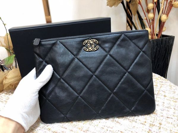 classic lady carries a bag grain to present leather to wear the style with distinctive restoring ancient ways restoring ancient ways
classic lady carries a bag grain to present leather to wear the style with distinctive restoring ancient ways restoring ancient ways