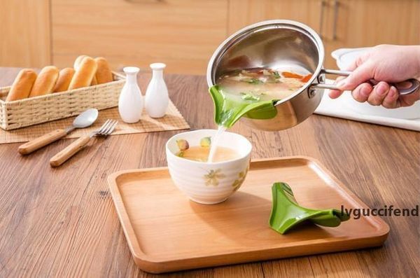 new kitchen tool 5 pcs silicone pour soup funnel kitchen kitchen tool water conduit cooking tool
new kitchen tool 5 pcs silicone pour soup funnel kitchen kitchen tool water conduit cooking tool